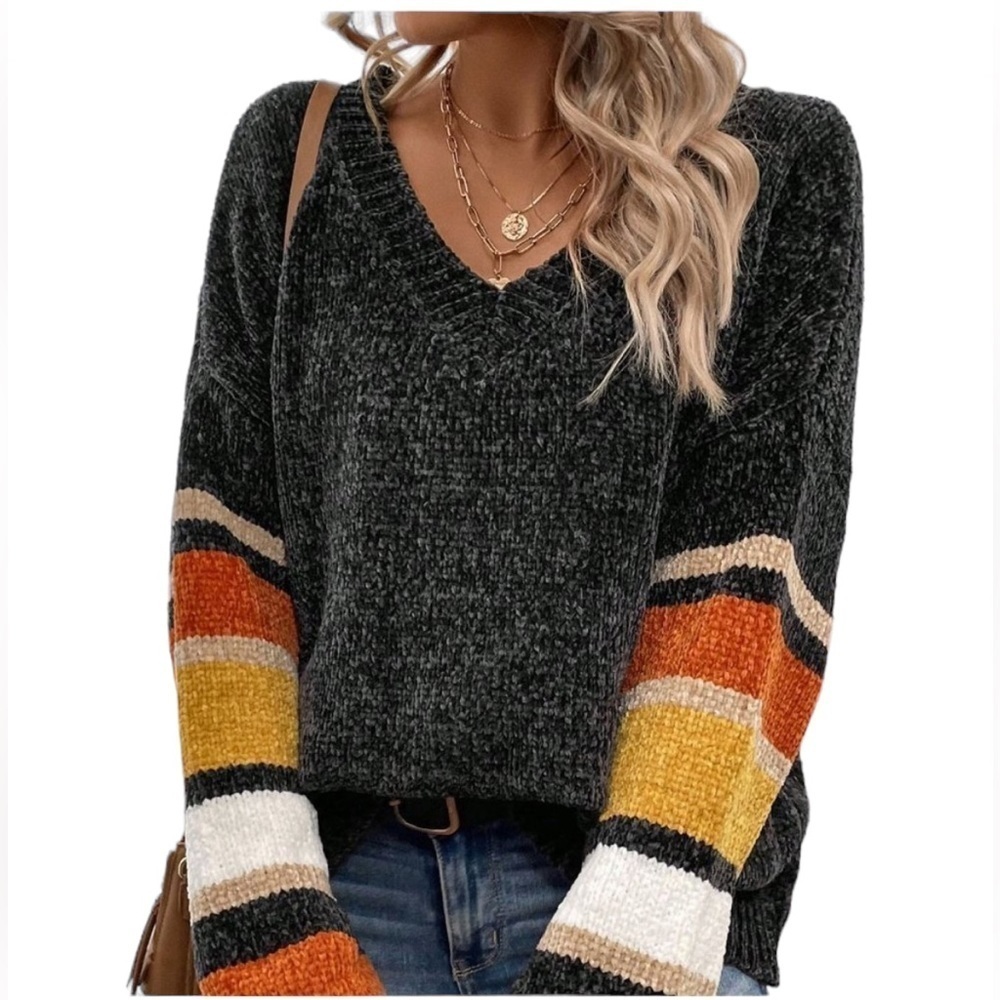 Casual Womens
Color Block Drop Shoulder
Sweater different size available - Picture 4 of 5